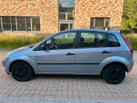 Gebraucht Ford Fiesta 89 PS (65 kW) 2005 Blau Kleinwagen