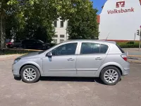 Gebraucht Opel Astra Edition 90 PS (66 kW) 2005 Starsilber iii m2 Kleinwagen
