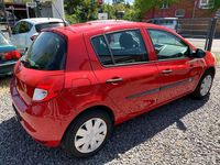 Second-hand Renault Clio II Expression 75 CP (55 kW) 2009 Roșu Hatchback