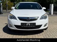 Gebraucht Opel Astra 116 PS (85 kW) 2012 Weiß Limousine