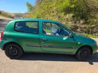 Używany Renault Clio II Expression 75 KM (55 kW) 2002 Zielony Sedan/Limuzyna