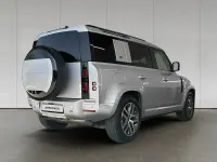 Gebraucht Land Rover Defender 252 PS (185 kW) 2024 Hakuba silver SUV