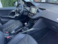 Gebraucht Peugeot 2008 Allure 131 PS (96 kW) 2016 Weiß SUV