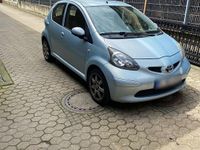 Gebraucht Toyota Aygo 69 PS (50 kW) 2005 Blau Kleinwagen