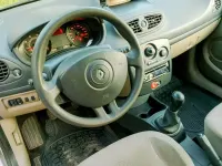 Używany Renault Clio II 75 KM (55 kW) 2006 Srebrny Hatchback