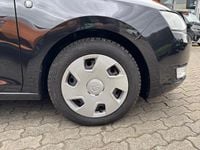 Gebraucht Skoda Rapid Elegance 86 PS (63 kW) 2014 Blackmagic perleffekt Kleinwagen
