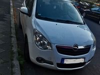 Gebraucht Opel Agila 68 PS (50 kW) 2012 Weiß Kleinwagen