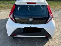 Gebraucht Toyota Aygo 72 PS (52 kW) 2019 Weiß Kleinwagen