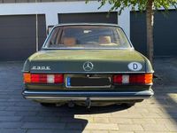 Gebraucht Mercedes E230 136 PS (100 kW) 1982 Grün Limousine