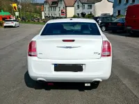 Second-hand Chrysler 300C 363 CP (266 kW) 2013 Alb Berlinǎ