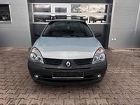 Gebraucht Renault Clio II 58 PS (42 kW) 2004 Silber Kleinwagen