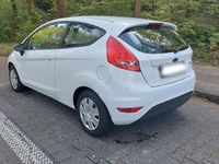 Usata Ford Fiesta 97 CV (71 kW) 2009 Bianco Utilitaria