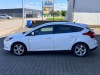 Gebraucht Ford Focus Champions Edition 101 PS (74 kW) 2012 Weiß Limousine