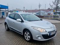 Gebraucht Renault Mégane 110 PS (80 kW) 2011 Silber Limousine