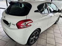 Gebraucht Peugeot 208 Active 68 PS (50 kW) 2013 Kleinwagen