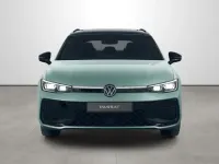 Gebraucht VW Passat R-line 193 PS (141 kW) 2024 Maripositgrün metallic Kombi