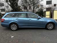 Gebraucht Mercedes E200 183 PS (134 kW) 2010 Blau Kombi
