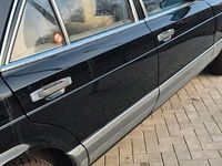 Gebraucht Mercedes E500 240 PS (176 kW) 1981 Schwarz Limousine