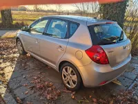 Używany Kia Ceed 122 KM (89 kW) 2007 Srebrny Hatchback