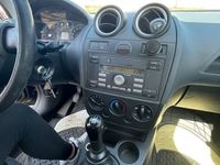 gebraucht Ford Fiesta 1,3 51 kW Ambiente Ambiente