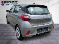 Gebraucht Hyundai i10 Trend 67 PS (49 kW) 2023 Brass / met Kleinwagen