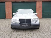 Second-hand Mercedes E300 220 CP (161 kW) 1990 Argintiu Coupe