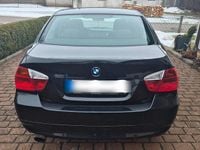 Gebraucht BMW 318 143 PS (105 kW) 2008 Schwarz Limousine