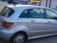 Gebraucht Mercedes B180 105 PS (77 kW) 2007 Silber Van / Kleinbus