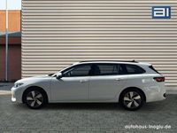 Gebraucht VW Passat R 150 PS (110 kW) 2024 Weiß pure white Kombi