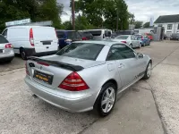 Second-hand Mercedes SLK200 163 CP (119 kW) 2000 Argintiu Cabrio