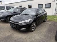 Gebraucht Hyundai i20 Style 101 PS (74 kW) 2017 Phantom black. / mic Kleinwagen