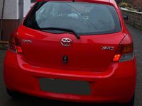 Gebraucht Toyota Yaris 69 PS (50 kW) 2009 Rot Kleinwagen