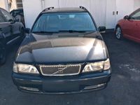 Second-hand Volvo V70 140 CP (102 kW) 2000 Negru Break
