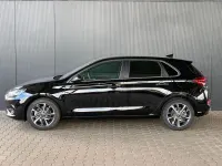 Neu Hyundai i30 Comfort 101 PS (74 kW) 2025 Schwarz Limousine