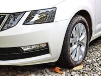 gebraucht Skoda Octavia Combi Tour 2.0 TDI DSG NAVI ACC SHZ PDC