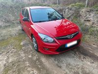 Gebraucht Hyundai i30 90 PS (66 kW) 2004 Rot Kleinwagen