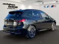 Gebraucht BMW 230e Active Tourer M Sport 326 PS (239 kW) 2024 Saphirschwarz Van / Kleinbus