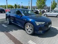 Gebraucht Audi Q8 e-tron Comfort 230 kW (313 PS) 2021 Blau SUV