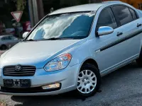 Gebraucht Hyundai Accent 97 PS (71 kW) 2009 Silber Limousine