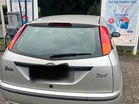 Usata Ford Focus 75 CV (55 kW) 2004 Argento Utilitaria