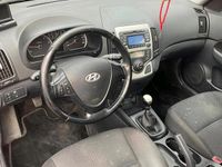 Gebraucht Hyundai i30 90 PS (66 kW) 2010 Rot Kombi