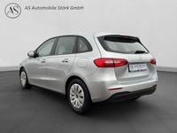 Gebraucht Mercedes B180 136 PS (100 kW) 2019 Iridiumsilber  metalliclack Kleinwagen