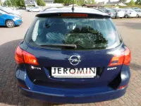 Gebraucht Opel Astra 101 PS (74 kW) 2012 Blau Kombi
