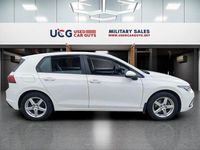 Używany VW Golf VIII Active 131 KM (96 kW) 2022 Biały Sedan/Limuzyna