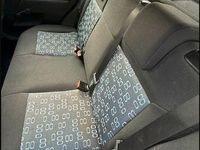 Gebraucht Ford Fiesta Ambiente 80 PS (58 kW) 2005 Silber Kleinwagen