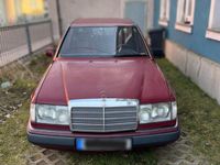 Gebraucht Mercedes E220 150 PS (110 kW) 1992 Rot Limousine