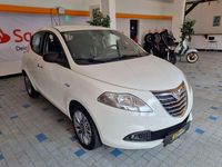 Gebraucht Lancia Ypsilon 95 PS (69 kW) 2012 Weiß Kleinwagen