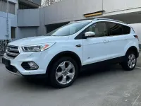 Gebraucht Ford Kuga Titanium 150 PS (110 kW) 2016 Frostweiß SUV