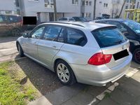 Gebraucht BMW 318 143 PS (105 kW) 2011 Silber Kombi