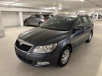 Gebraucht Skoda Octavia Ambition 105 PS (77 kW) 2012 Grau Kombi